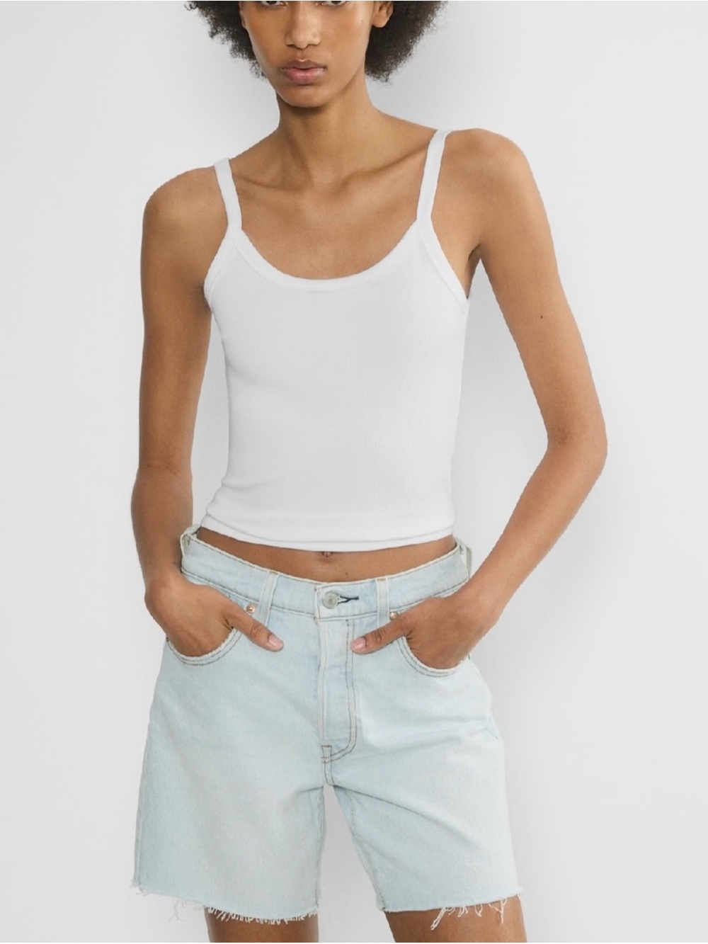 Levi's Mid Rise Light Blue Denim Mid Thigh Jean Shorts NWT 27